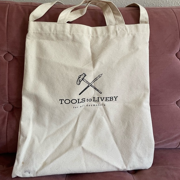 Tools to Liveby Tote Bag ‘The Uncommon Beauty In Common Things’ - Picture 3 of 6